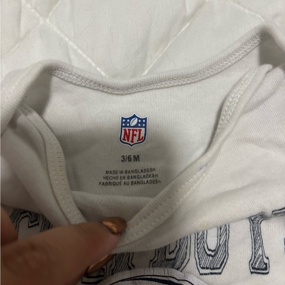 NFL Cowboys White Baby onesie - Picture 2 of 3